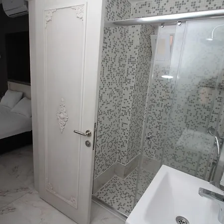 Iz Birak Butik Marina Hotel *